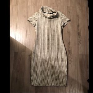 Short sleeve sweater dress in cream